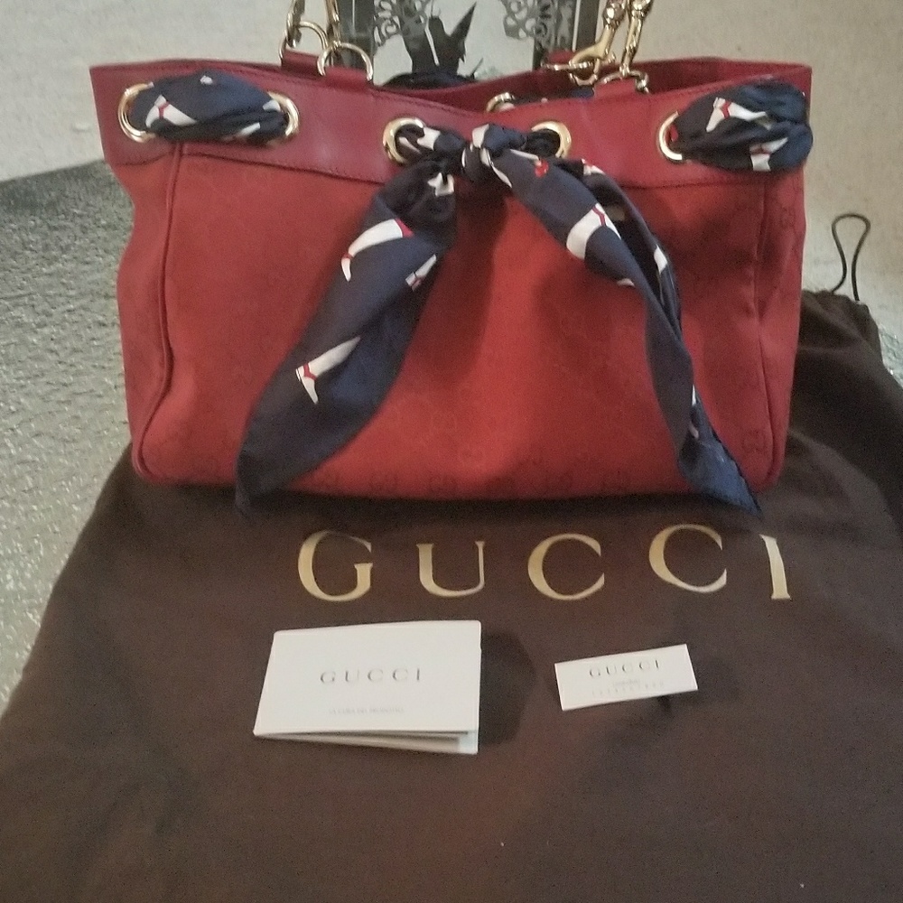 AUTHENTIC GUCCI!!